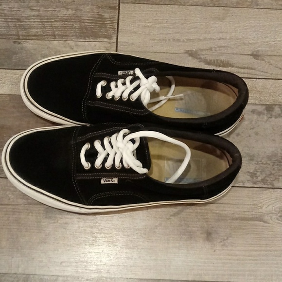Vans Off the Walls Shoes - Picture 2 of 8